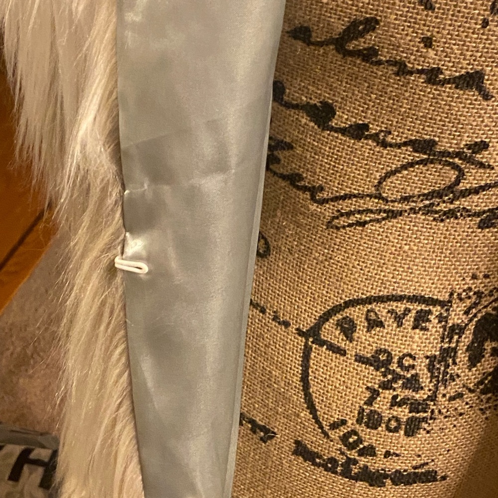 Faux Fur Vest. - Picture 6 of 8